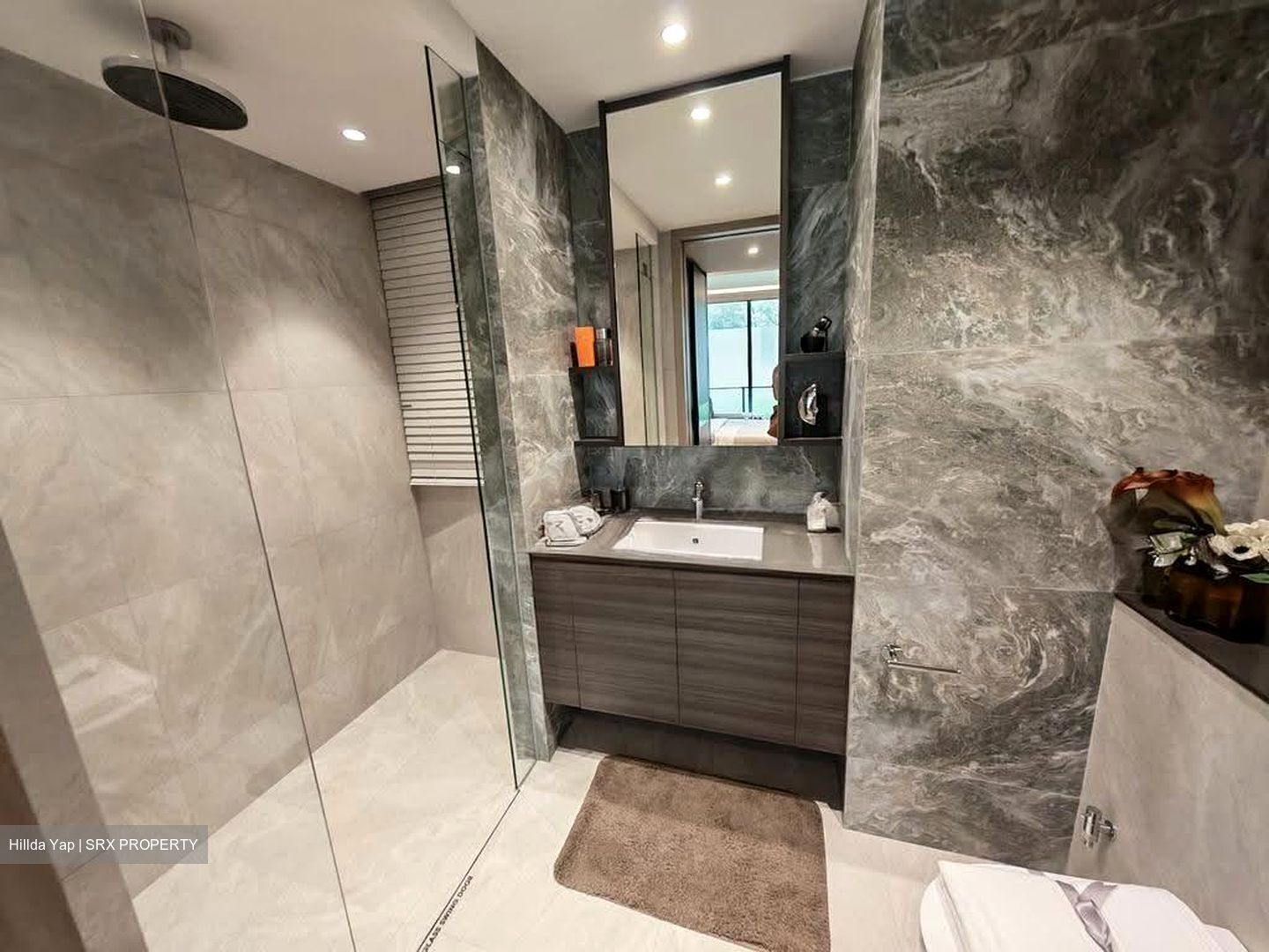 Lakeside Drive (D22), Condominium #623133561